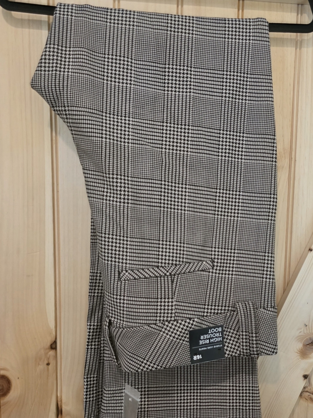 NWT Torrid Studio Black & Cream High-Rise Trouser